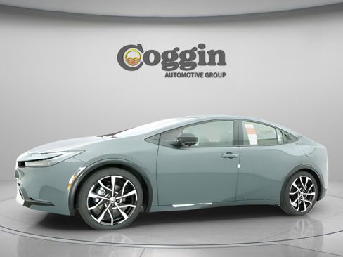 New 2026 Toyota Prius Plug-In Hybrid image 5