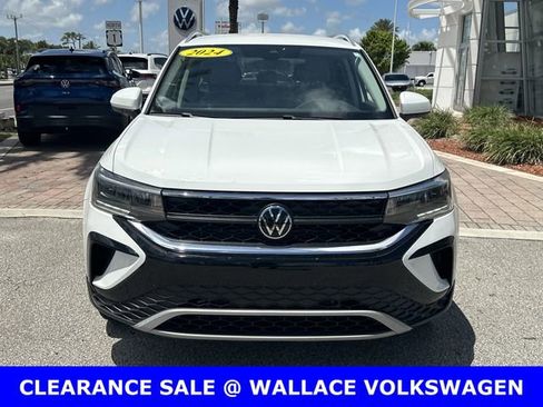 Certified 2024 Volkswagen Taos SE w/ Black Wheel Package FWD image 4