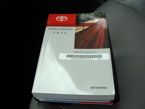 Used 2013 Toyota Highlander SE AWD/4WD image 40