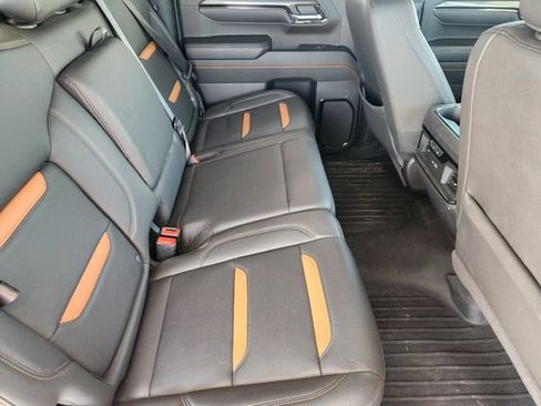 Used 2025 GMC Sierra 1500 AT4 w/ AT4 Premium Package AWD/4WD image 31