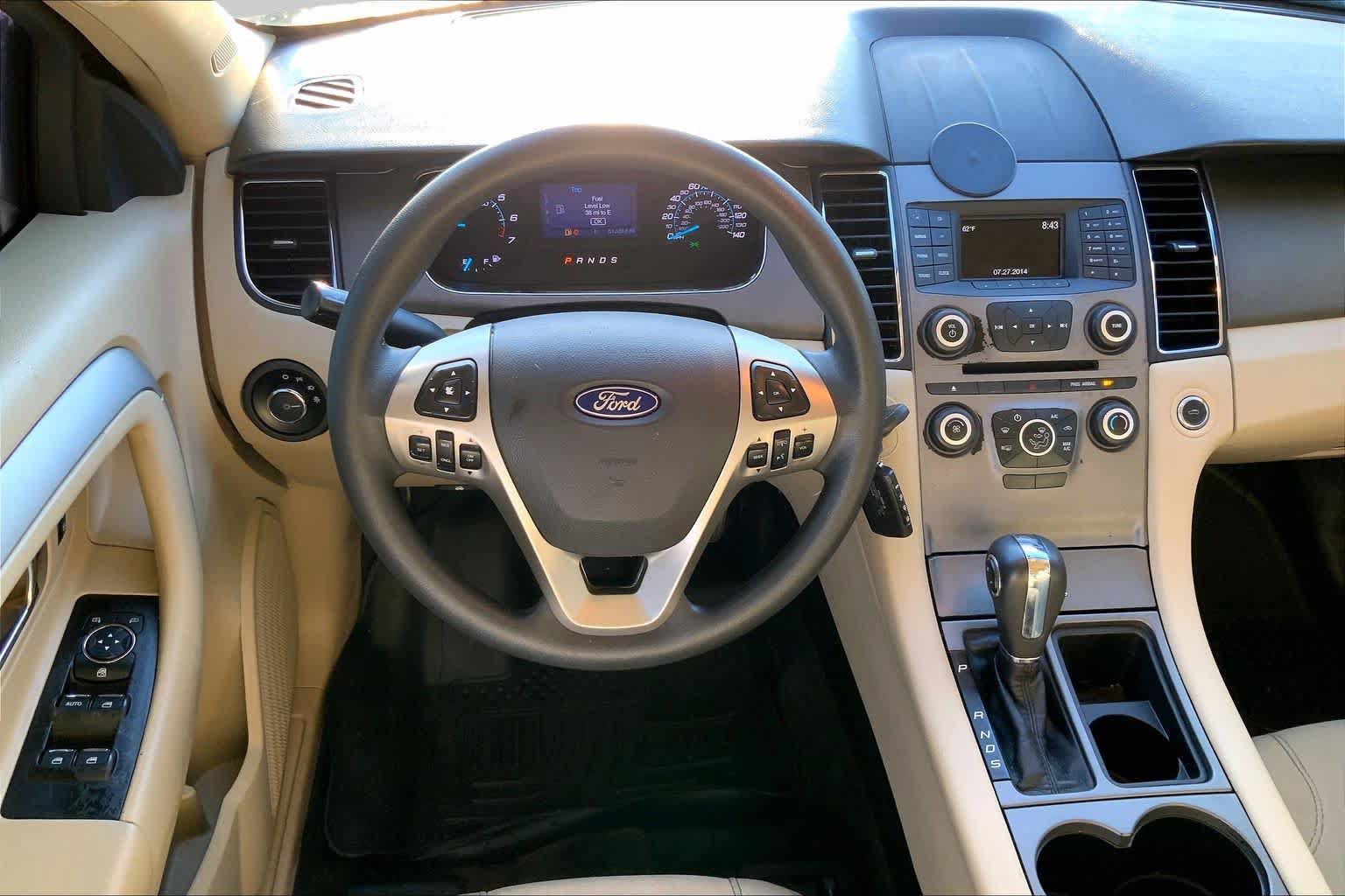 Used 2017 Ford Taurus SE FWD image 6