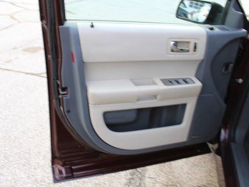 Used 2009 Ford Flex SE image 15