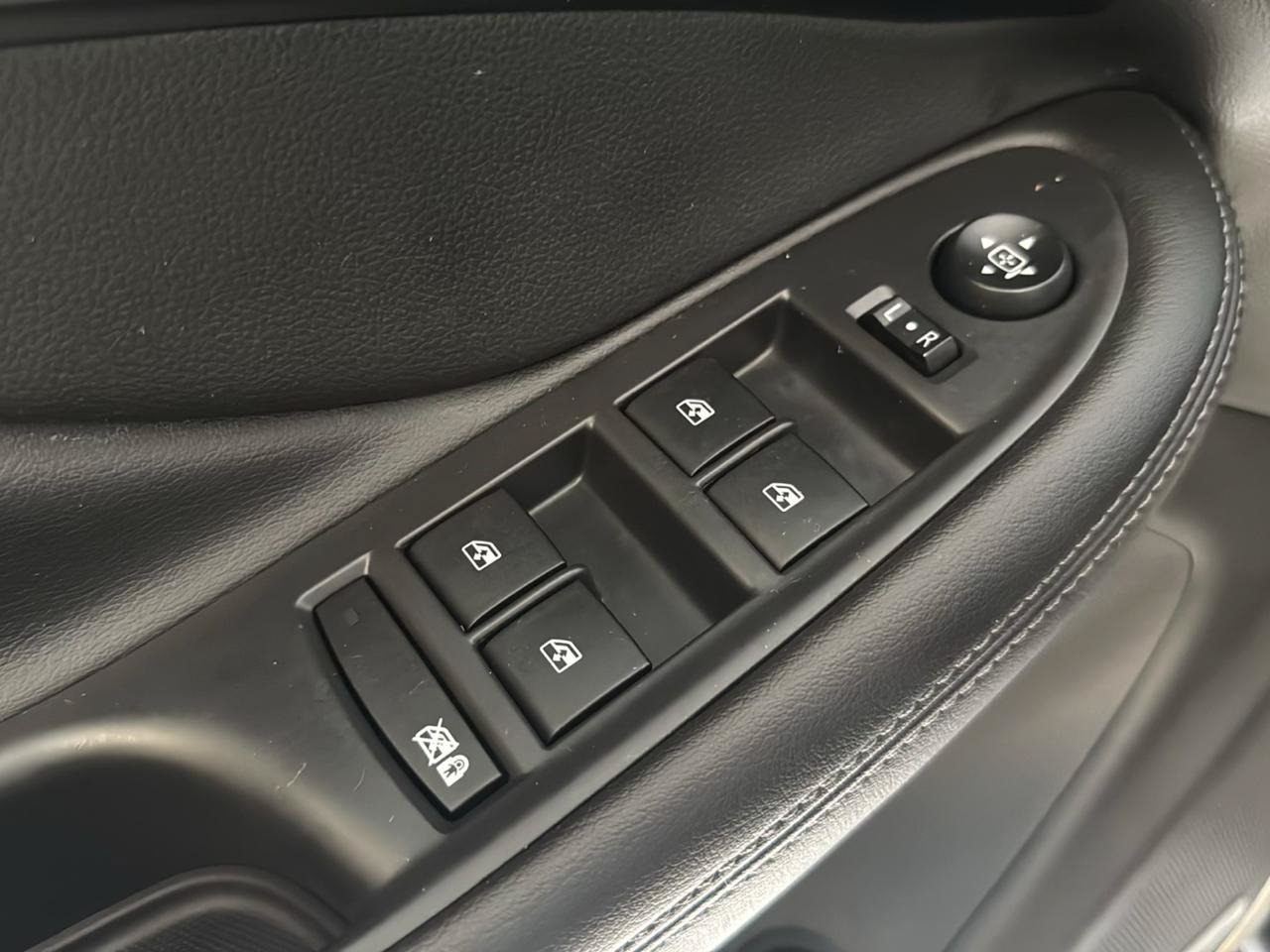 Used 2019 Buick Envision Premium w/ Driver Confidence Package AWD/4WD image 10