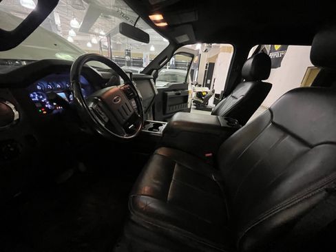 Used 2016 Ford F450 Lariat w/ Lariat Chrome Package image 16