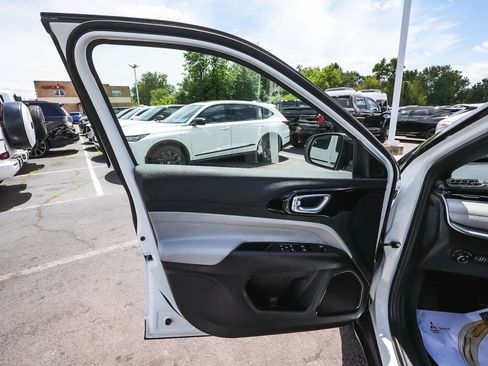 Used 2025 Jeep Compass Limited AWD/4WD image 10