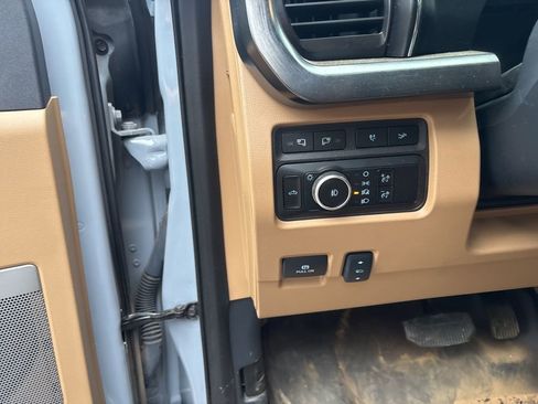 Used 2024 Ford F350 Lariat w/ Lariat Ultimate Package image 16