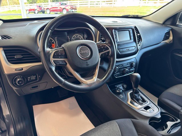 Used 2014 Jeep Cherokee Latitude AWD/4WD image 14