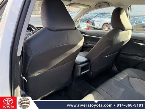 Used 2020 Toyota Camry LE image 14