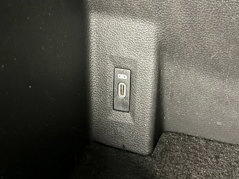 Used 2022 Volkswagen Atlas Cross Sport SE w/ Panoramic Sunroof Package AWD/4WD image 14