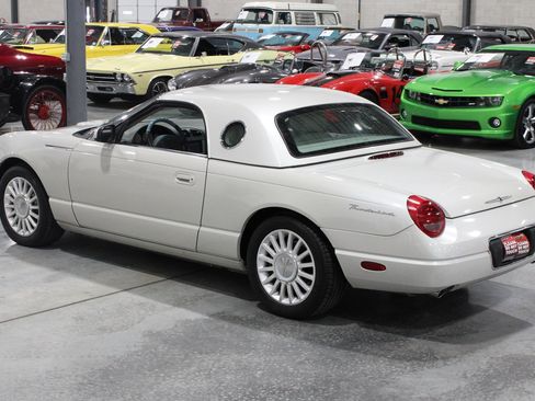 Used 2005 Ford Thunderbird 50th Anniversary RWD image 36