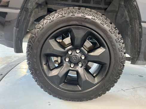 Used 2019 RAM 1500 Big Horn image 16