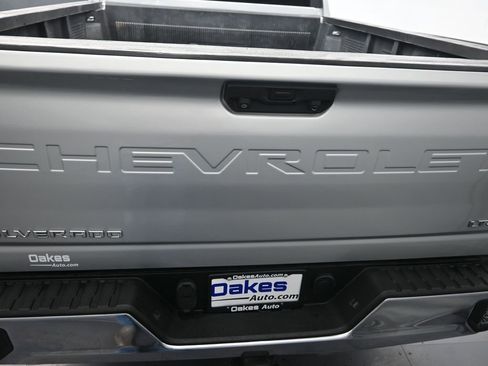 Used 2022 Chevrolet Silverado 2500 LTZ AWD/4WD image 33