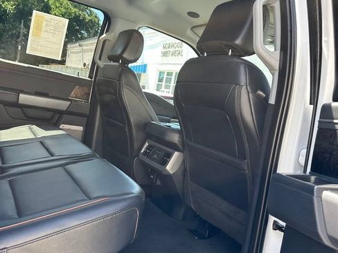 Used 2025 Ford F350 Lariat w/ Lariat Ultimate Package AWD/4WD image 30