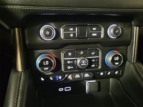 Used 2024 Chevrolet Tahoe High Country w/ Premium Package 2 image 22