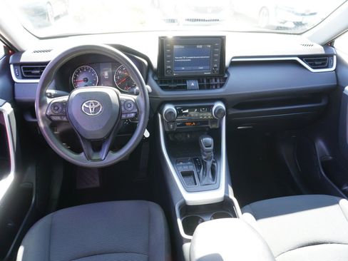 Used 2021 Toyota RAV4 LE FWD image 2