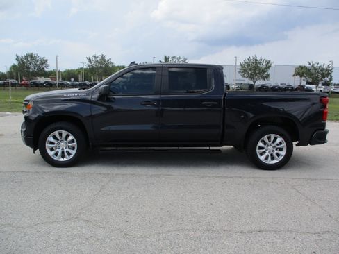 Used 2023 Chevrolet Silverado 1500 Custom image 4