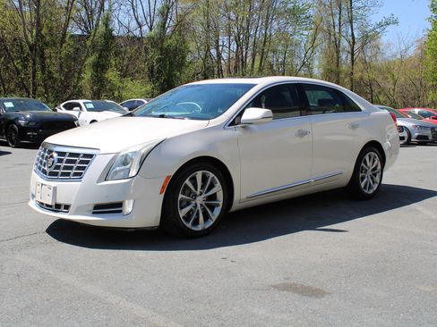 Used 2013 Cadillac XTS Luxury image 3