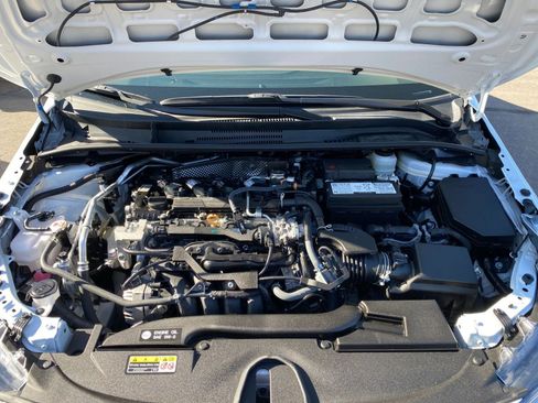 Used 2025 Toyota Corolla LE image 32