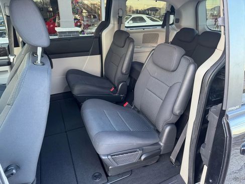 Used 2010 Dodge Grand Caravan SXT w/ Family Value Group FWD image 13