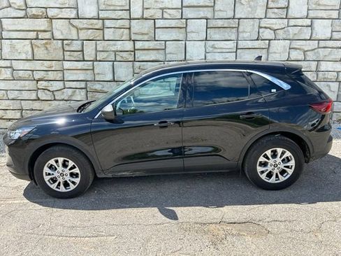 Used 2024 Ford Escape Active AWD/4WD image 3