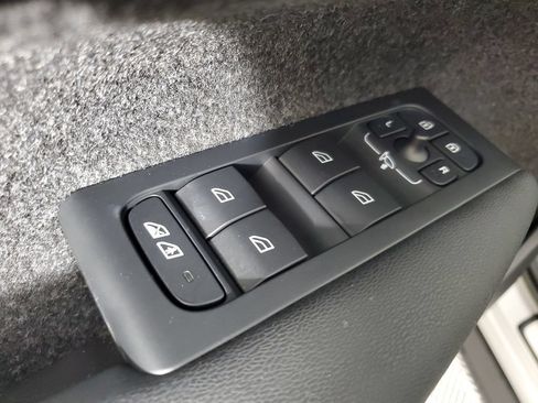 Certified 2023 Volvo XC40 Recharge Ultimate w/ Protection Package Premier AWD/4WD image 22