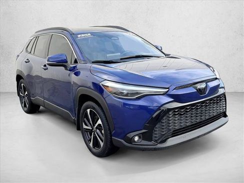 Used 2023 Toyota Corolla Cross XSE w/ Convenience Package image 3
