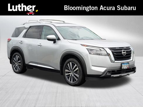 Used 2022 Nissan Pathfinder Platinum w/ Cargo Package AWD/4WD image 1