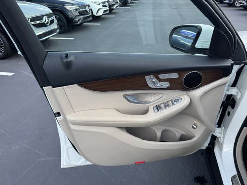 Used 2020 Mercedes-Benz GLC 300 4MATIC image 14