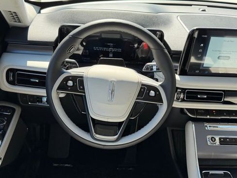 New 2025 Lincoln Aviator 2WD image 9
