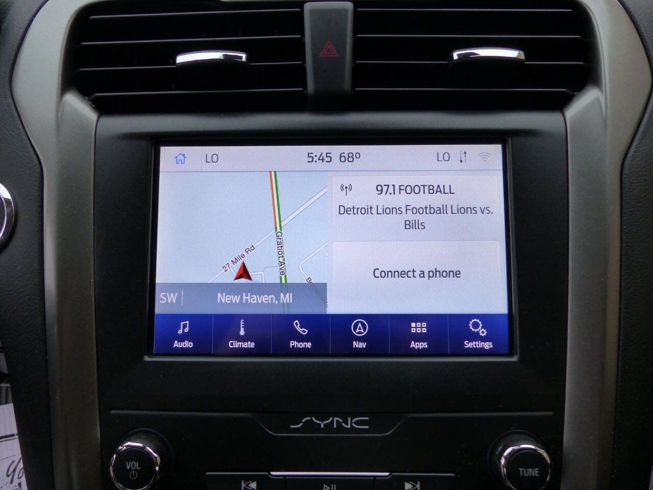 Used 2020 Ford Fusion SE FWD image 41