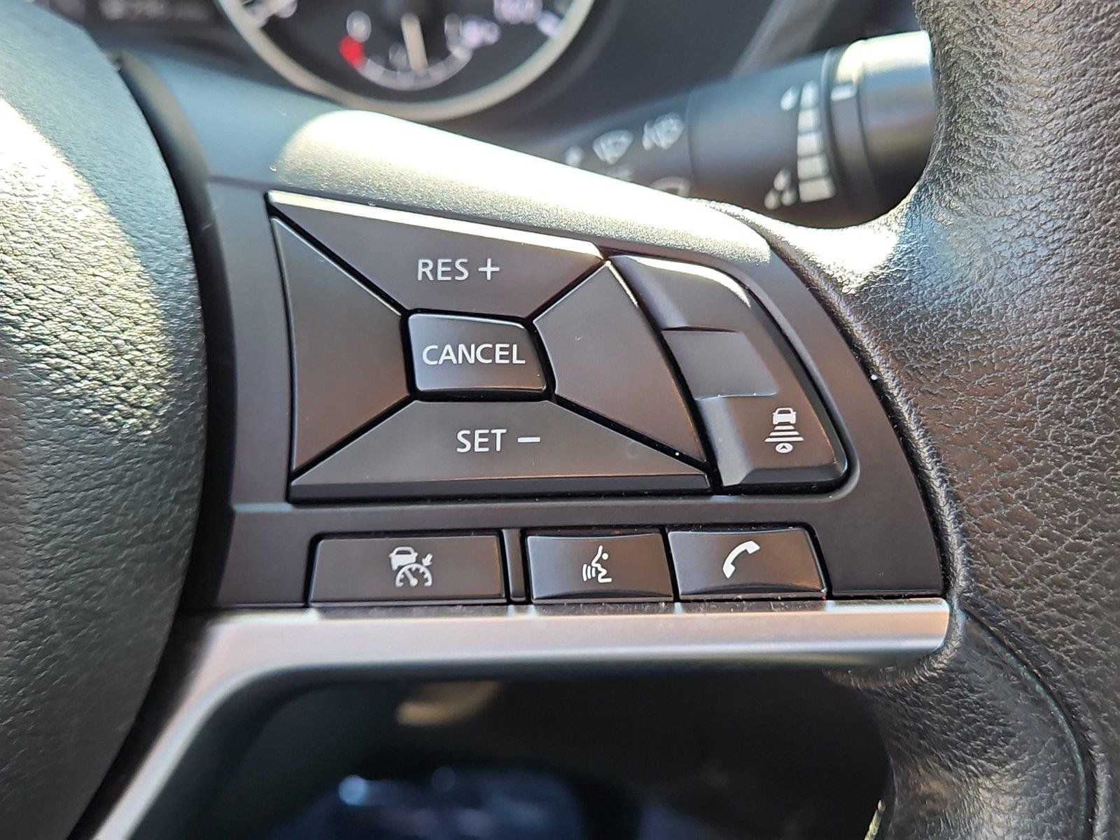 Used 2024 Nissan Sentra SV FWD image 23