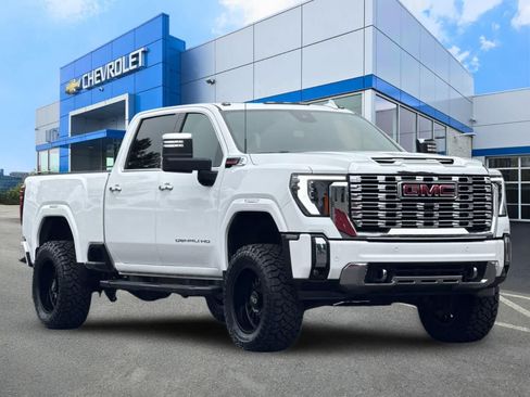Used 2024 GMC Sierra 3500 Denali w/ Denali Reserve Package AWD/4WD image 9