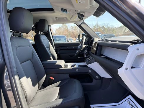 Used 2025 Land Rover Defender 110 S image 16