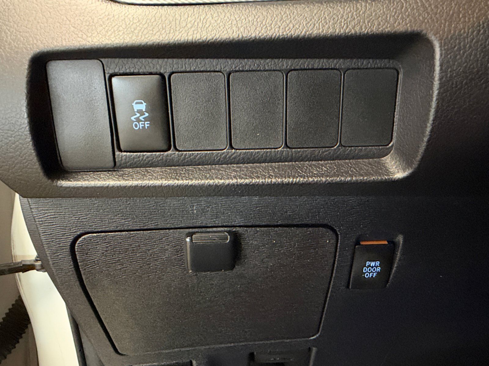 Used 2017 Toyota Sienna SE FWD image 26