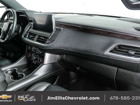 Used 2024 Chevrolet Suburban LT image 24