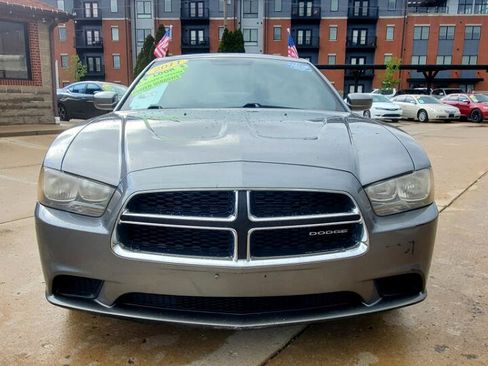 Used 2011 Dodge Charger SE image 2