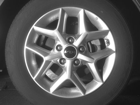 Used 2025 Kia Soul LX w/ LX Technology Package FWD image 13