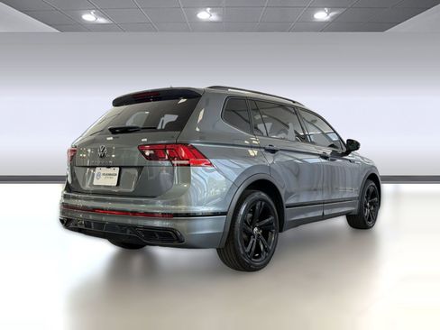 Used 2024 Volkswagen Tiguan SE R-Line FWD image 9