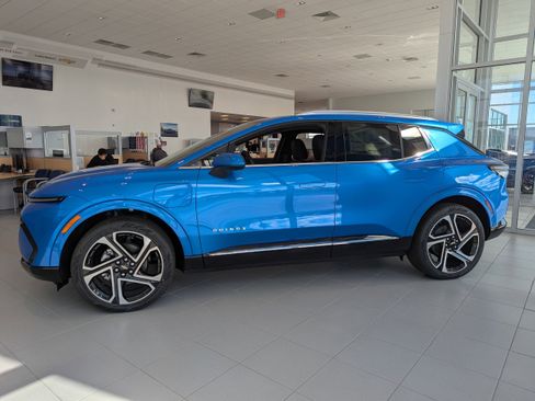 New 2026 Chevrolet Equinox EV LT w/ Convenience Package II image 2