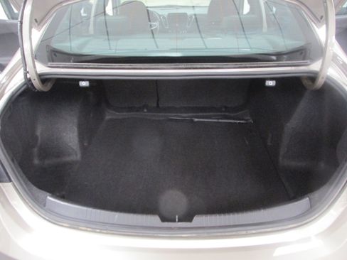 Used 2025 Chevrolet Malibu LT image 24