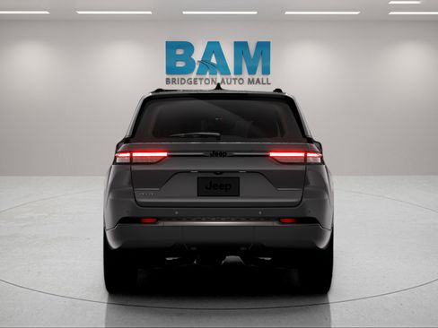 New 2026 Jeep Grand Cherokee Altitude image 8