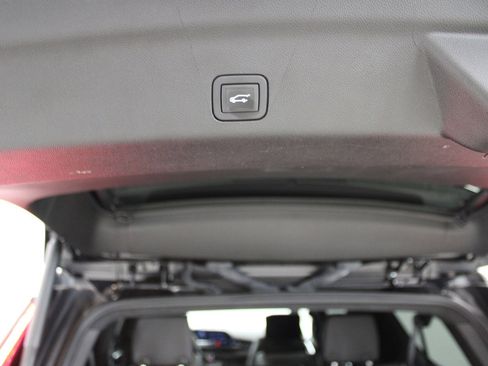 Certified 2023 Cadillac Escalade ESV V image 13