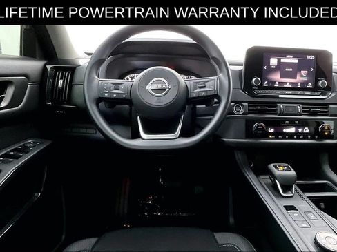 Used 2024 Nissan Pathfinder S AWD/4WD image 6