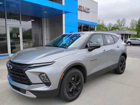 Used 2023 Chevrolet Blazer LT w/ Convenience Package FWD image 6