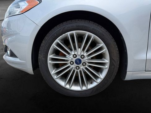 Used 2015 Ford Fusion SE w/ Equipment Group 202A FWD image 11