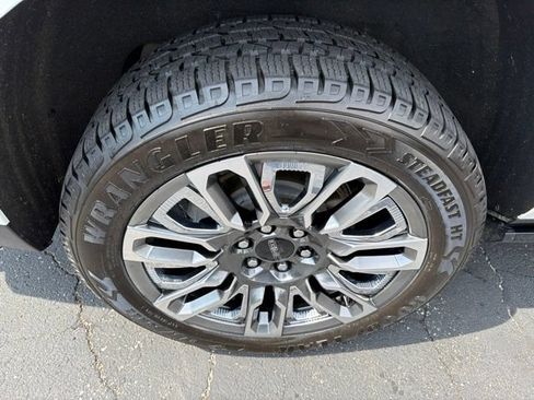 Certified 2023 GMC Yukon XL Denali Ultimate w/ LPO, Floor Liner Package AWD/4WD image 8