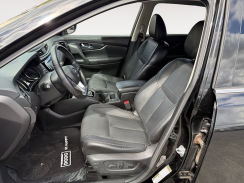 Used 2017 Nissan Rogue SL w/ SL Premium Package FWD image 10