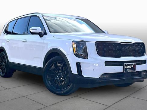 Used 2022 Kia Telluride SX w/ SX Prestige Package AWD/4WD image 3