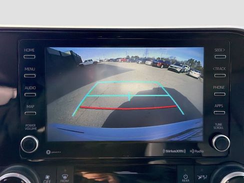 Used 2022 Toyota Highlander XLE image 36