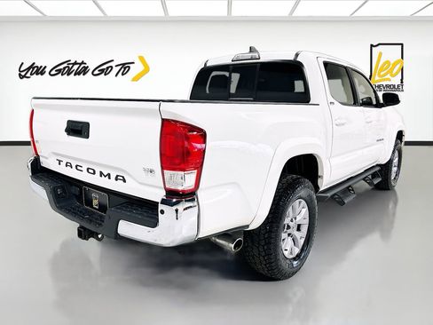 Used 2017 Toyota Tacoma SR5 w/ Tow Package image 5